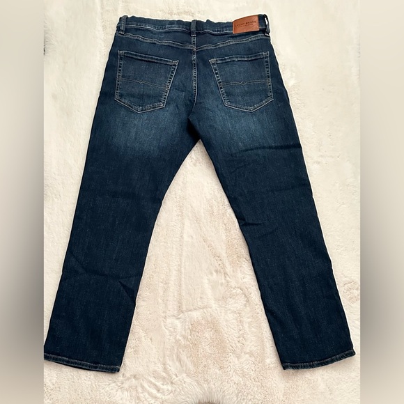 Lucky Brand Men’s 410 Athletic Straight Fit 2 Way Stretch Jeans - Picture 6 of 9